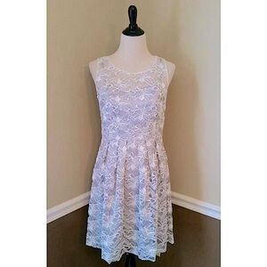 Silver & Ivory Floral Lace & Sequins Cocktail Party ModCloth Dress by Decode 1.8